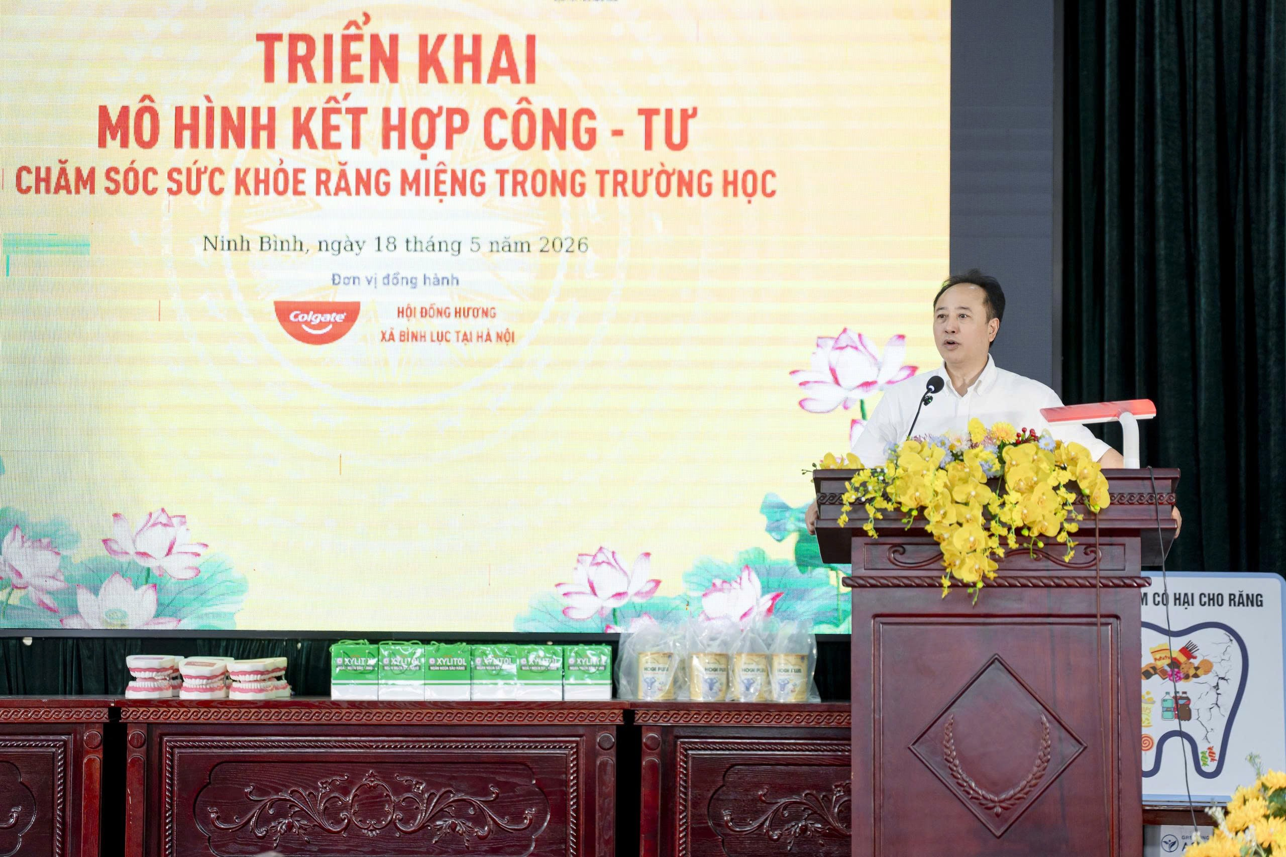 PGS.TS. Trần Cao Bính, Giám đốc Bệnh viện, Phó Trưởng Ban Thường trực Ban Chỉ đạo Đề án 5628 – Bộ Y tế, Chủ tịch Liên đoàn Nha khoa Châu Á – Thái Bình Dương (APDF), Chủ tịch Hội Răng Hàm Mặt Việt Nam phát biểu